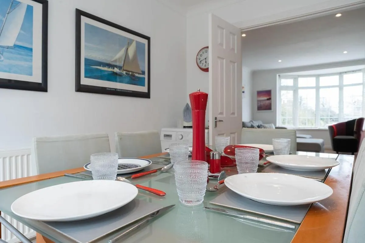 Quiet Mews House With Parking And Garden Close To Centre And Beach Brighton