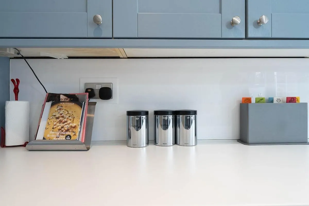 Quiet Mews House With Parking And Garden Close To Centre And Beach Brighton Holiday home