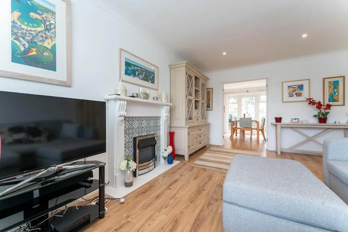 Quiet Mews House With Parking And Garden Close To Centre And Beach Brighton 0*,  United Kingdom